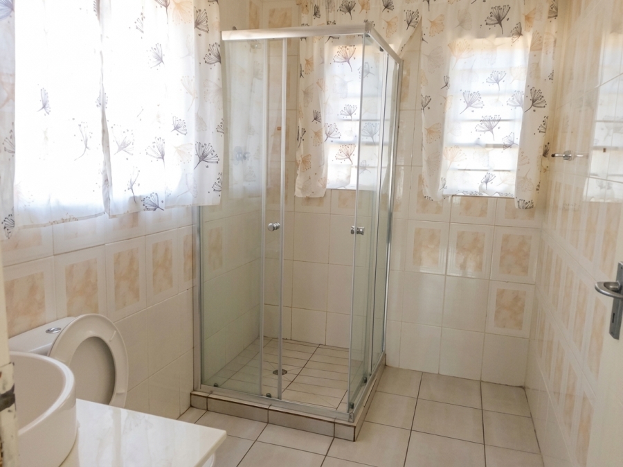 To Let 3 Bedroom Property for Rent in Geelhoutpark North West